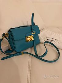 Prada tracollina pelle saffiano turchese