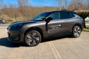 Lynk&Co 08- 1.5 Plug in Hybrid 345 CV
