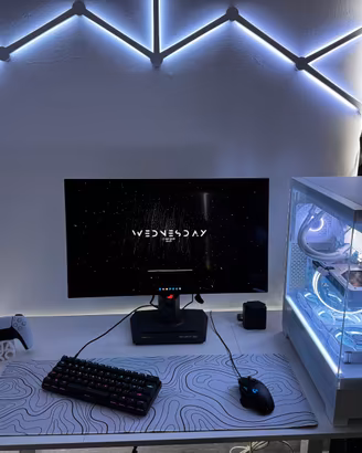 PC gaming Ryzen 7 9800X3D + RTX 5070, bianco, mini