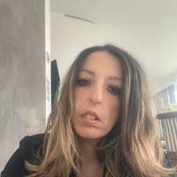 Segretaria; cameriera; addetta vendite