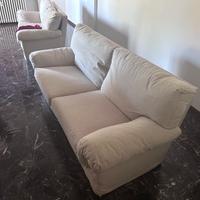 Due divani in tessuto completamente sfoderabili