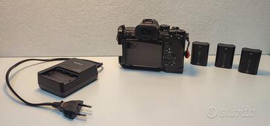 Sony A7rV con 3 batterie originali e Piastra a L