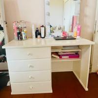 Cameretta in legno laccato