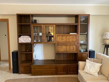 Parete attrezzata in legno