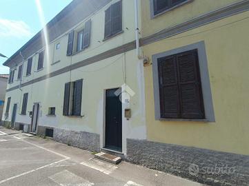 2 LOCALI A BARLASSINA