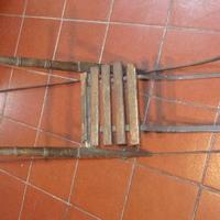 Slitta antica in legno e ferro battuto 800/900