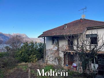 Villa di 190 m² con più di 5 locali e box auto a M