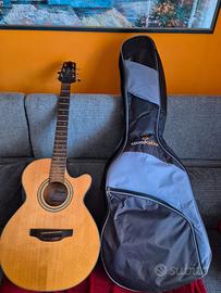 Chitarra acustica takamine