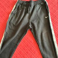 Pantaloni Nike