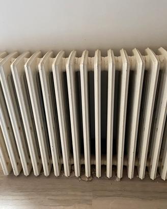 3 Termosifoni: 2 in ghisa, uno alluminio