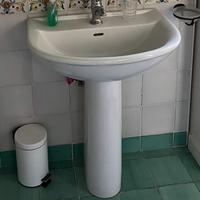 Lavabo Ideal Standard con rubinetteria G. Cantu’