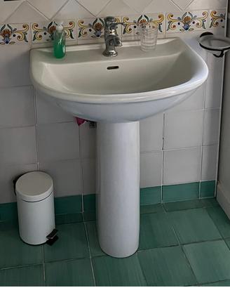 Lavabo Ideal Standard con rubinetteria G. Cantu’