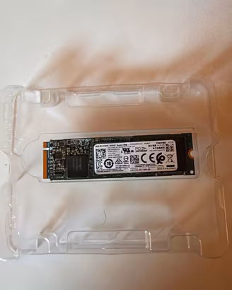 Toshiba SSD 512 GB + Micron SSD 256 GB