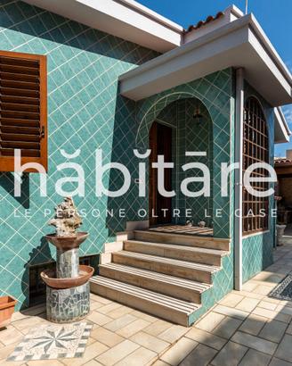 Villa indipendente con cortile