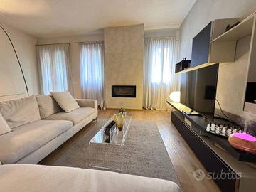 Villa di 249 m² con più di 5 locali a Este