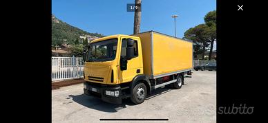 Iveco Eurocargo 120/18 con pedana