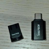 Chiavetta USB SanDisk 32GB e adattatore type C