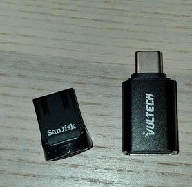 Chiavetta USB SanDisk 32GB e adattatore type C