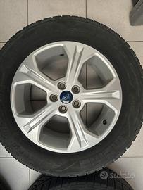 Quattro cerchi in lega Ford Kuga con gomme