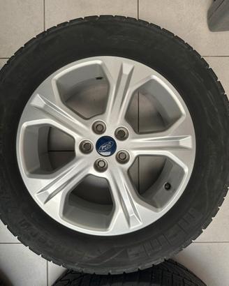 Quattro cerchi in lega Ford Kuga con gomme