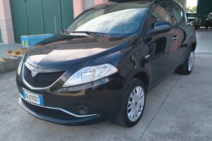 Lancia Ypsilon 0.9 TwinAir 85 CV 5 porte Metano Ec