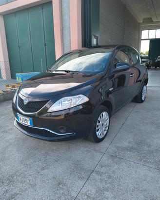 Lancia Ypsilon 0.9 TwinAir 85 CV 5 porte Metano Ec