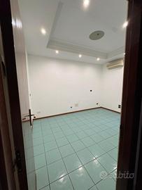 Ultima stanza uso ufficio in centro a Catania