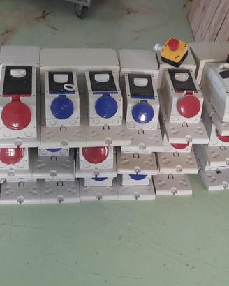 Prese industriali + Pulsanti di emergenza a fungo