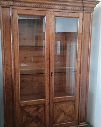 grande vetrina vintage in noce 