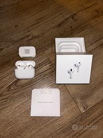 Apple Airpods Pro 3 con custodia di ricarica