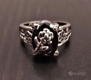 Anello Gotico con Rosa "Poison Ivy"