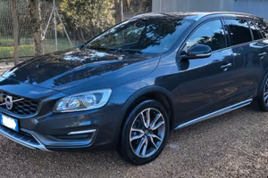 Volvo V60 cross-country D3