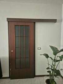 Porta scorrevole Pail in legno e vetro