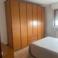Intera camera da letto in rovere
