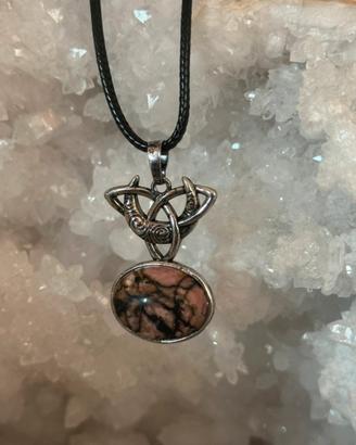 Ciondolo Rodonite con luna celtica