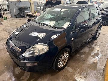 Grande punto evo 14 16 v  km 170 mila 2011