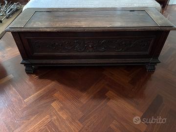 Cassapanca in legno