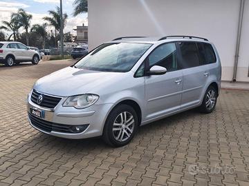 VOLKSWAGEN Touran 1.9 TDI 105 CV Highline 7 POSTI