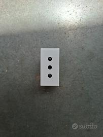 Presa 2P+T 10A 250Vac bianco BTcino Living 
