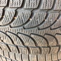 GOMME INVERN.  BRIGSETONE BLIZZAK  LM80 215/60 R17