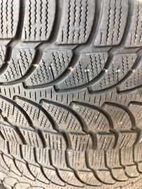 GOMME INVERN.  BRIGSETONE BLIZZAK  LM80 215/60 R17