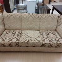 Divano letto e due poltrone