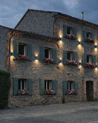 Casa ristrutturata con giardino
