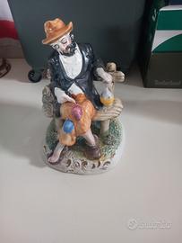 statua in ceramica antica