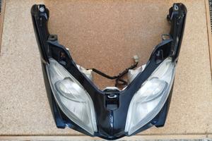 Scudo anteriore con fari Yamaka xmax 250 2010