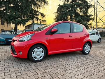 Toyota Aygo 1.0 12V VVT-i 5 porte AUTOMATICA NAVIG