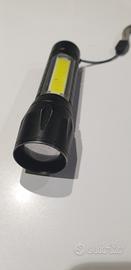 lampada tascabile piccola potente conveniente