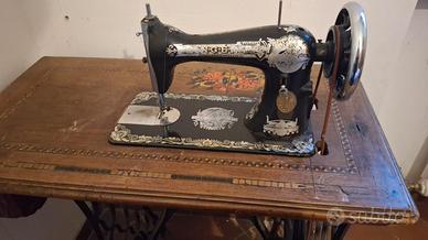 Macchina da cucito Antica