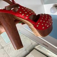 Sandali Primadonna rossi con borchie e tacco in le