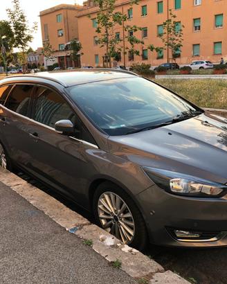 Ford Focus station wagon 